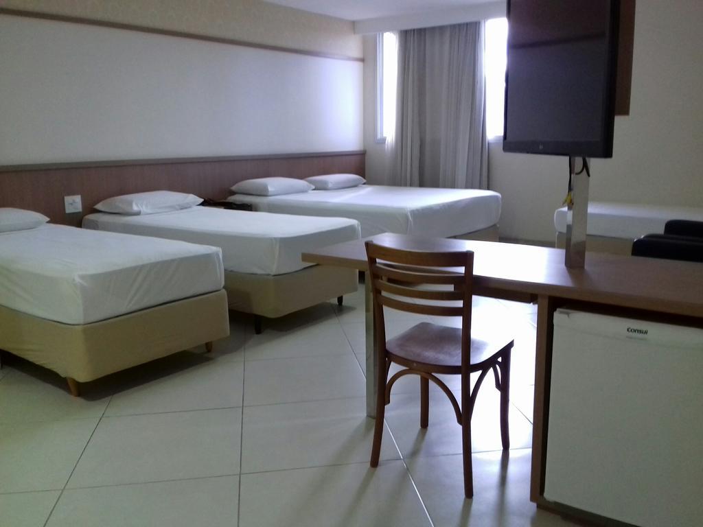 Pratti Hotel Linhares Kültér fotó