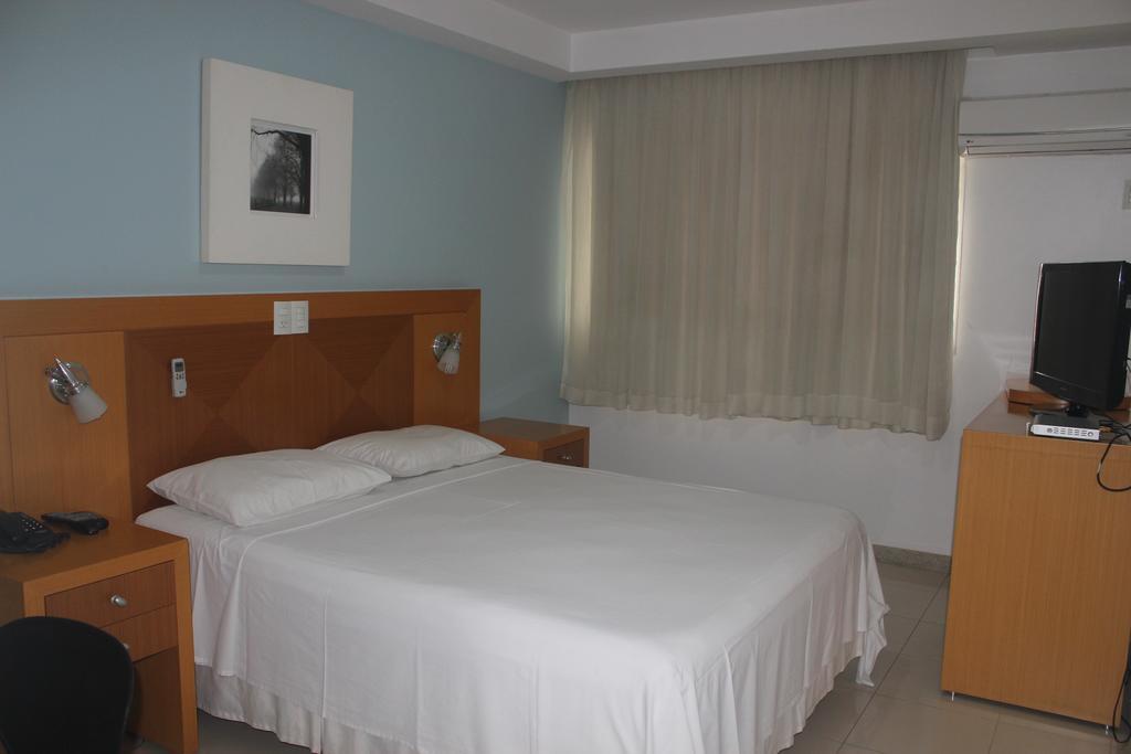 Pratti Hotel Linhares Kültér fotó