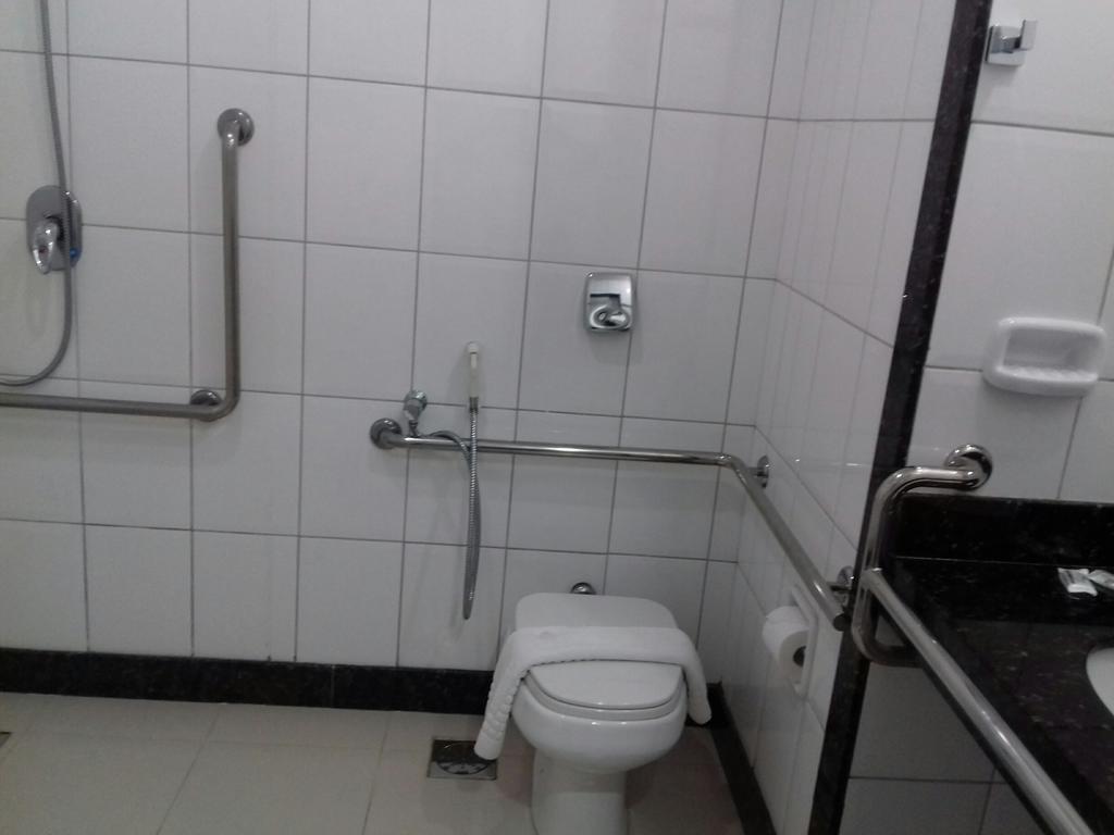 Pratti Hotel Linhares Kültér fotó